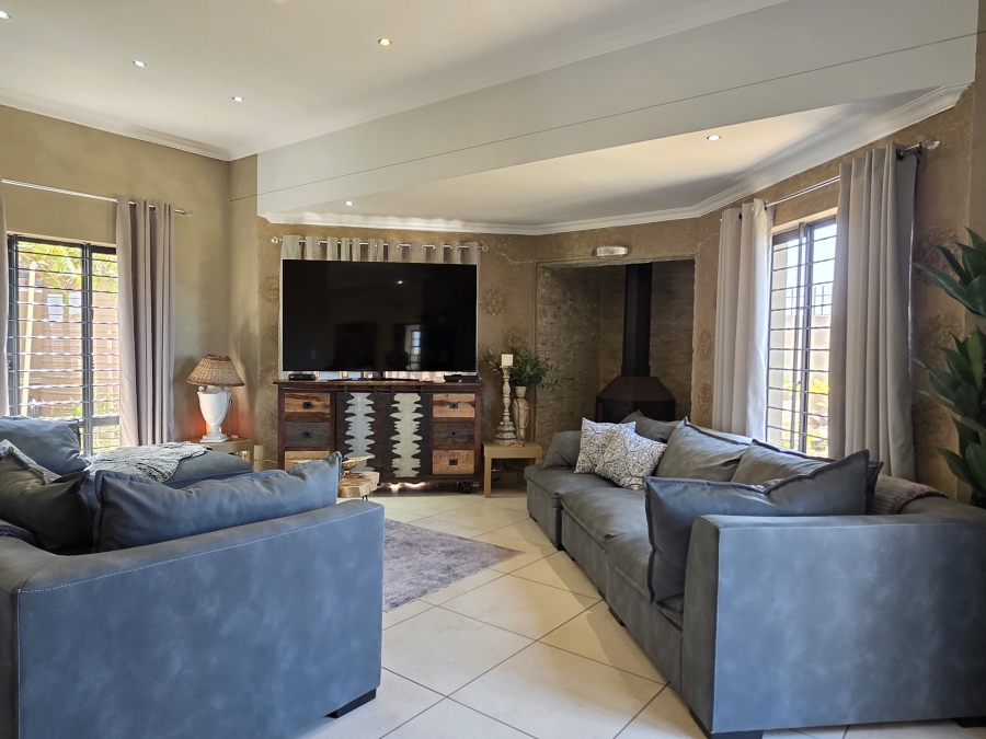 5 Bedroom Property for Sale in Wavecrest Eastern Cape